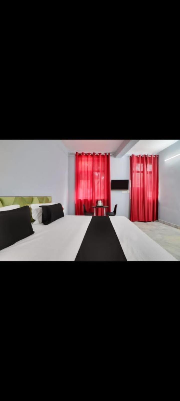 Hotel Day Night Inn New Delhi Extérieur photo